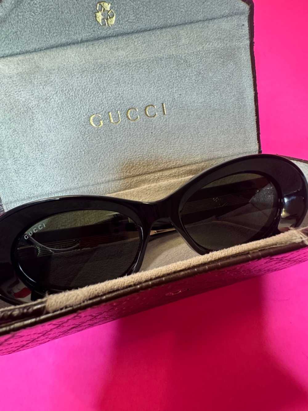 Gucci Black Oval Women's Sunglasses size 54/17 with Black GG Case - Picture 10 of 13